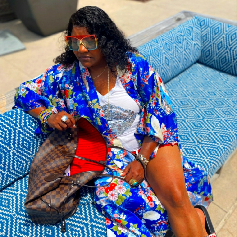 Meet your Posher, Adrienne